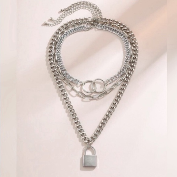 Jewelry - 🌸 SILVER 3 CHAIN CHARM NECKLACE